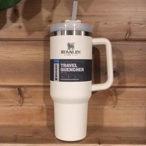 Stanley Adventure Quencher Travel Tumbler 40 oz Cream